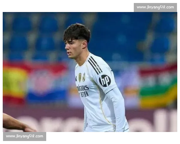 罗马诺确认!沙特升班马签下拉卡泽特,前阿森纳锋霸开启中东新征程 罗马诺确认!沙特升班马签下拉卡泽特,前阿森纳锋霸开启中东新征程