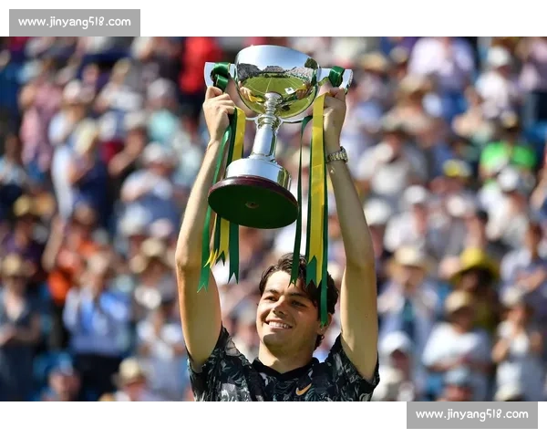 弗里茨伊斯特本四度封王 第十冠里程碑开启草地新章